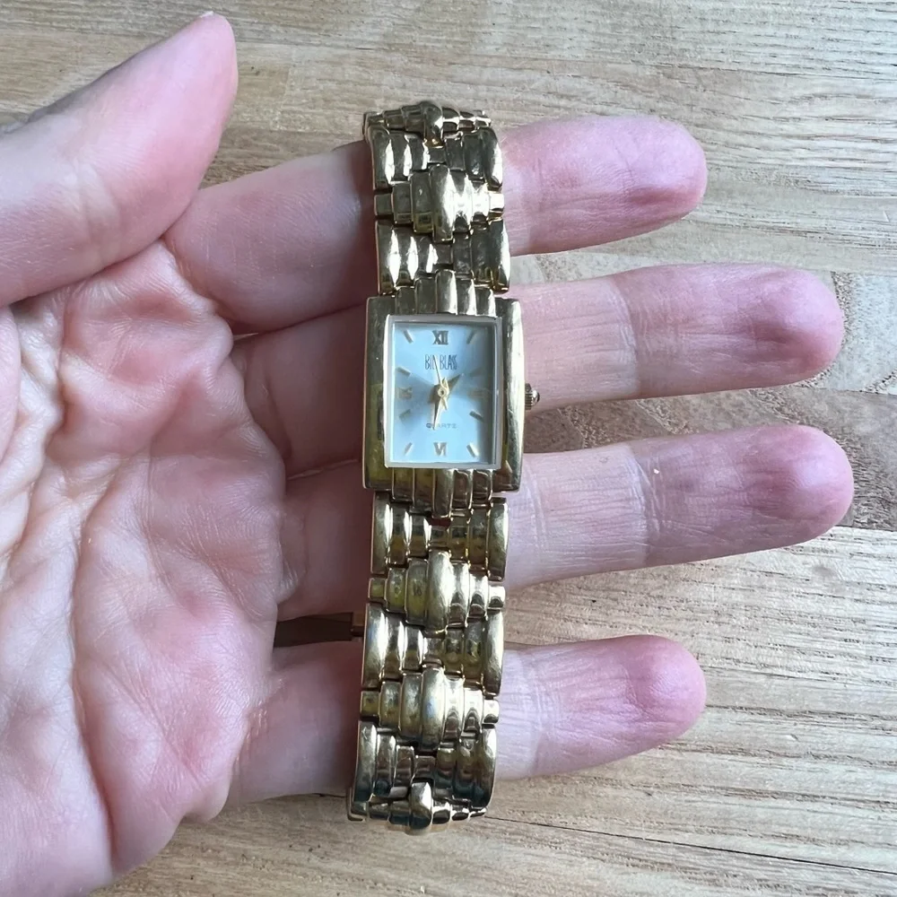 Bill Blass ladies rectangular gold tone Art Deco style dress Watch NEW BATTERY